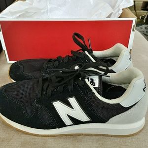 New Balance 520 running shoes
